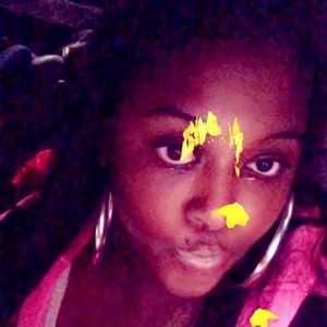 Meet your Posher, Maya